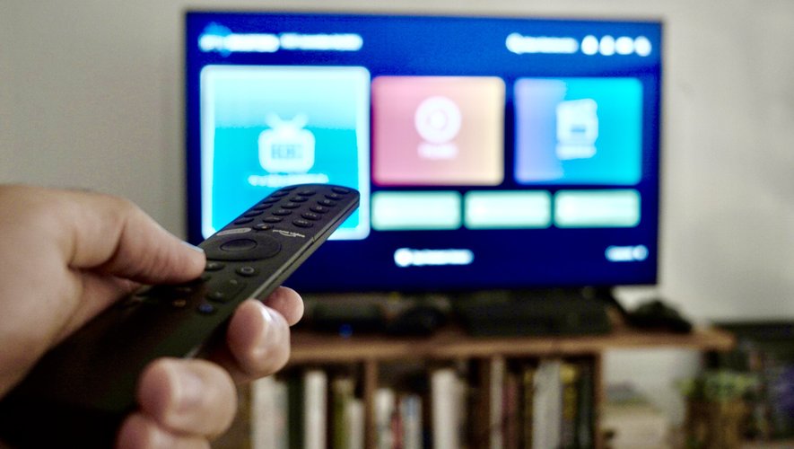Airbnb Hosts: A Guest-Friendly TV Setup That Wins Reviews