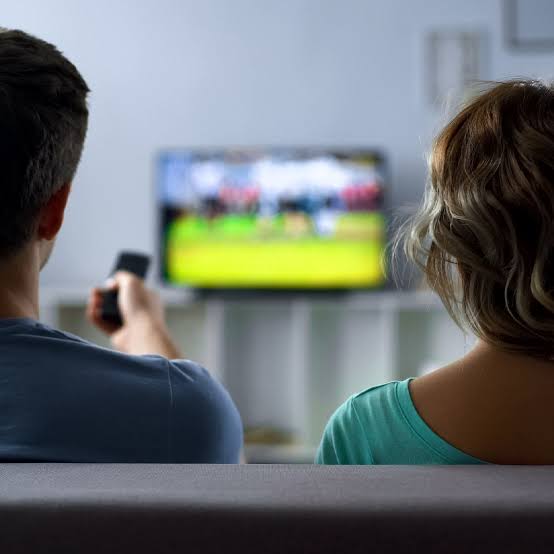 Live TV for Seniors: A Frictionless Guide With Zero Tech Jargon